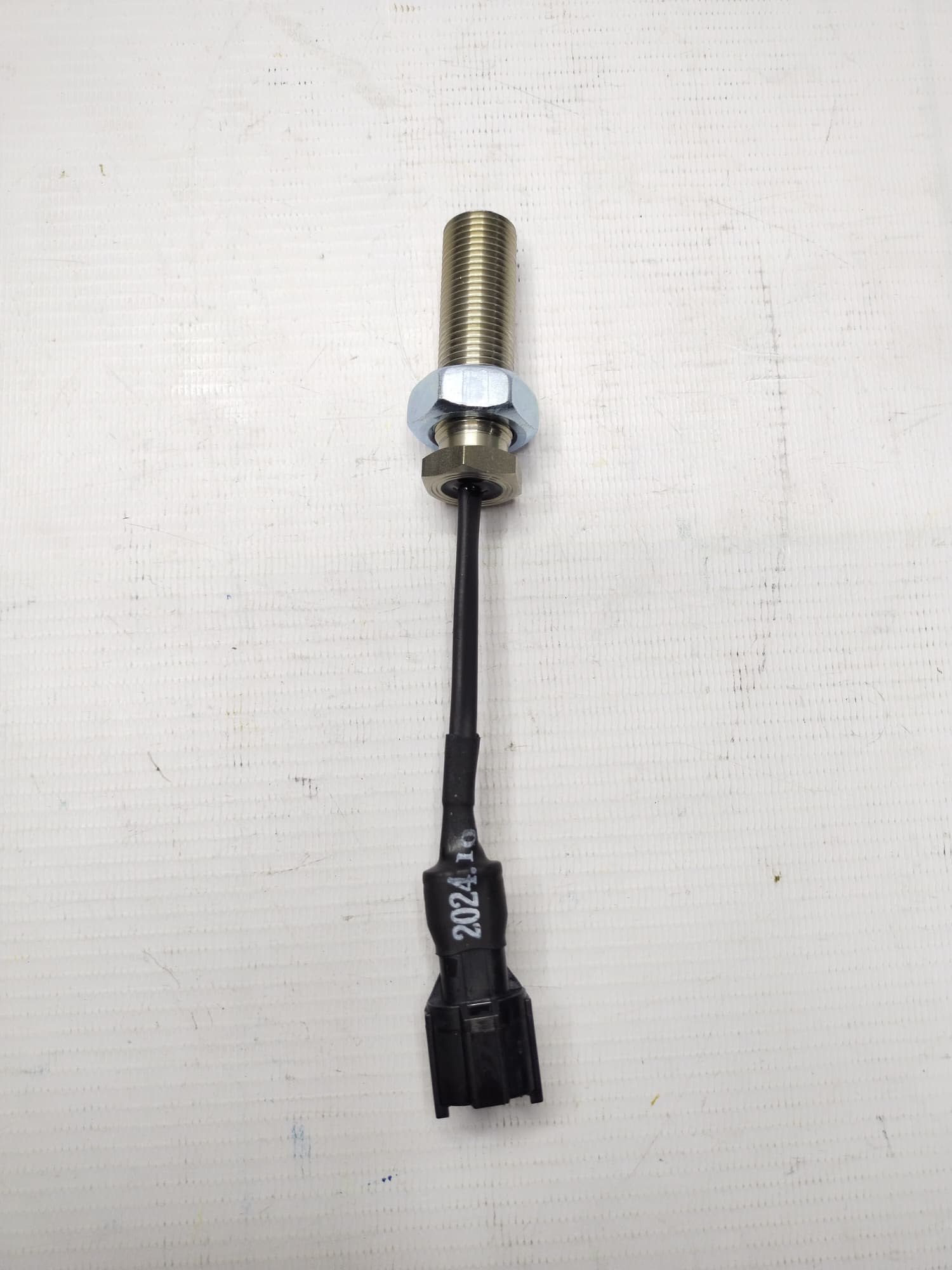 Датчик оборотов двигателя Hyundai Doosan 301310-00068
