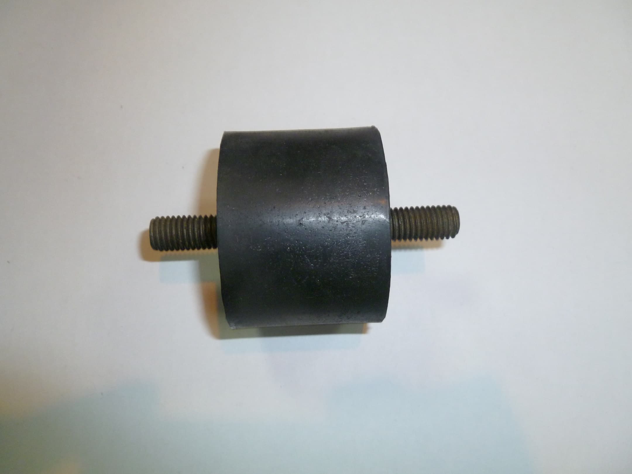 Амортизатор (60х39,5х90х2Ш М10х27) платформы двигателя  /Vibration damper