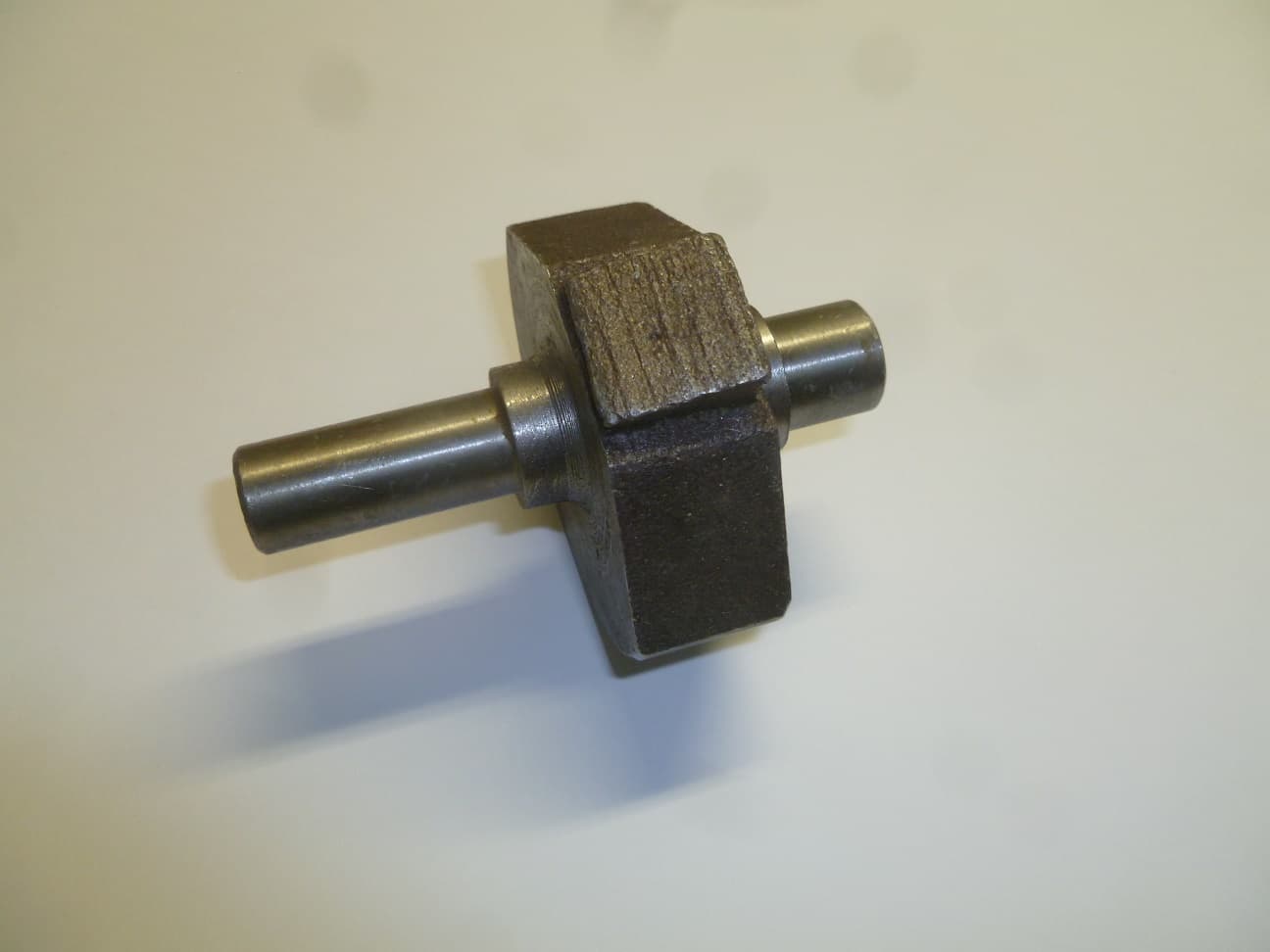 Вал балансир вибратора (L=90мм)/Vibrator balancer shaft, (М128100003-04)