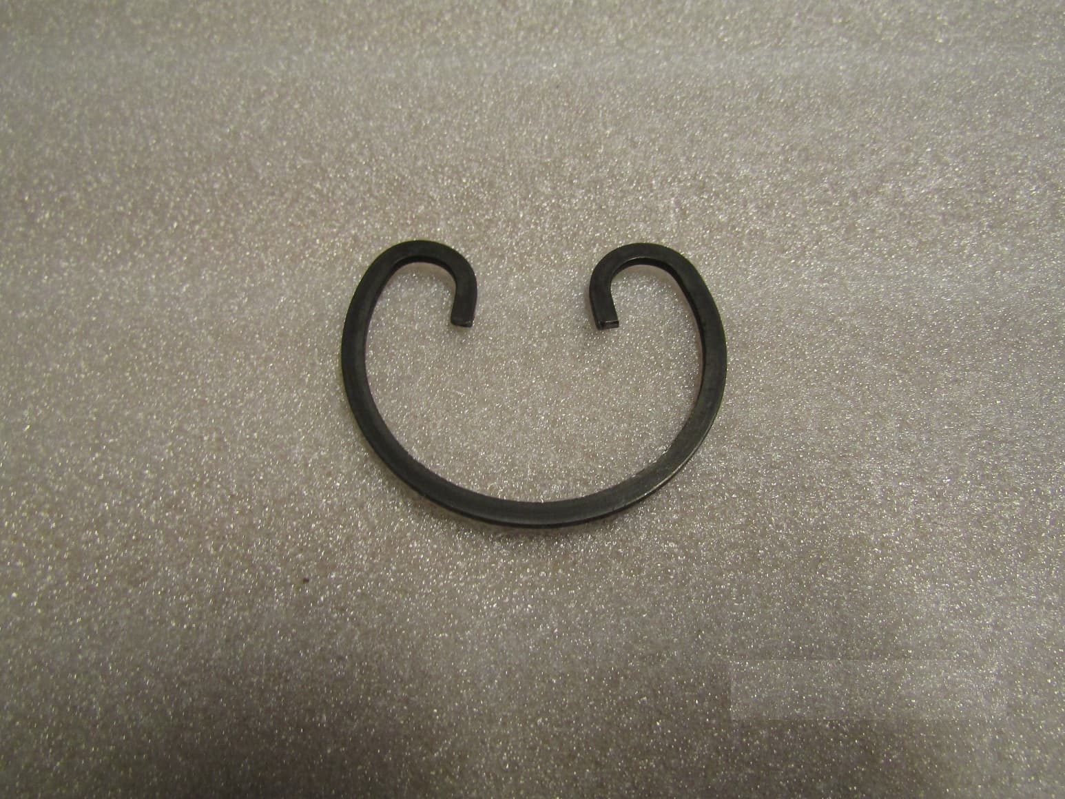 Кольцо стопорное пальца поршневого 6М21/Piston Pin Retainer (612630020029)