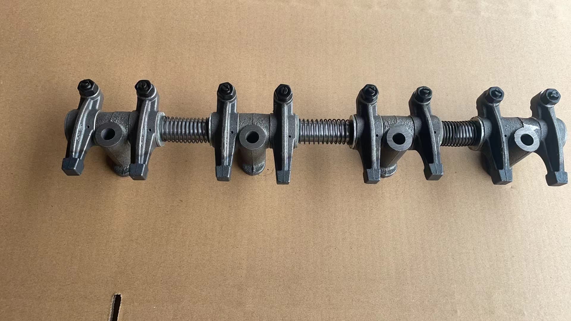 Вал коромысел клапанов в сборе TDY 27 4L/Rocker axle assy