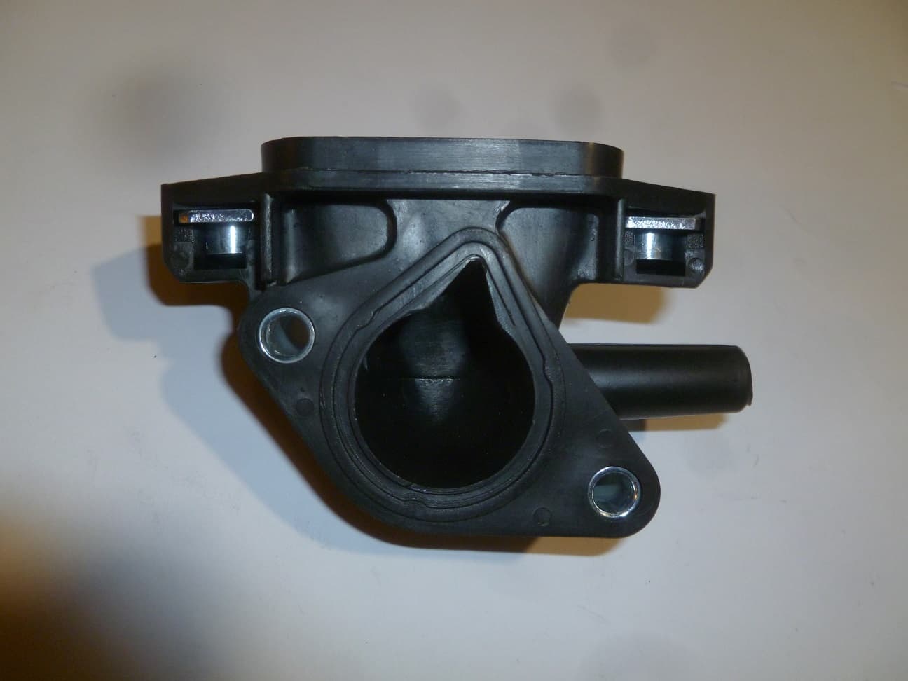 Патрубок корпуса фильтра воздушного SGG 10000(..),2V78F-2 Lf / Bracket, air cleaner (17190)