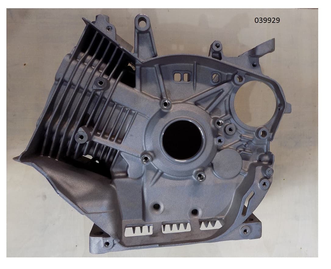 Блок цилиндра с кронштейнами крепления бака (D=92 мм) Lifan - KP 460E / Block cylinder