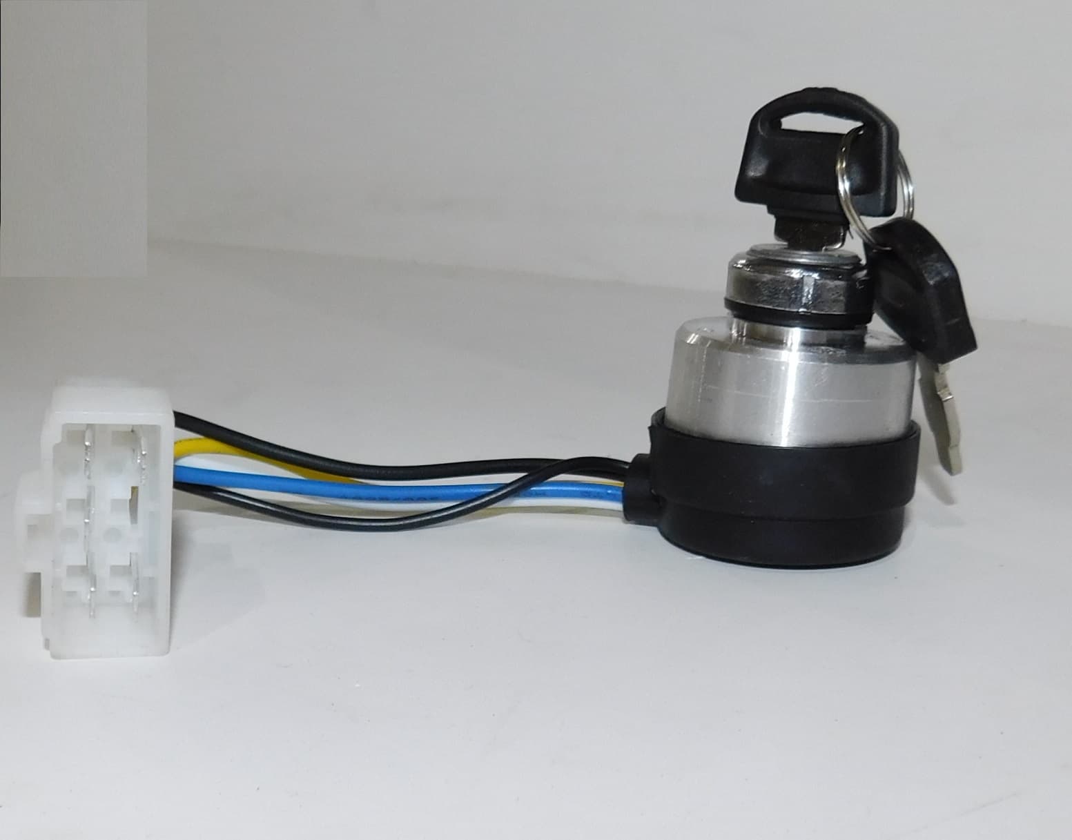 Замок зажигания с ключами в сборе SGG 10000(..) Lf / Ignition lock with keys assy (31216)