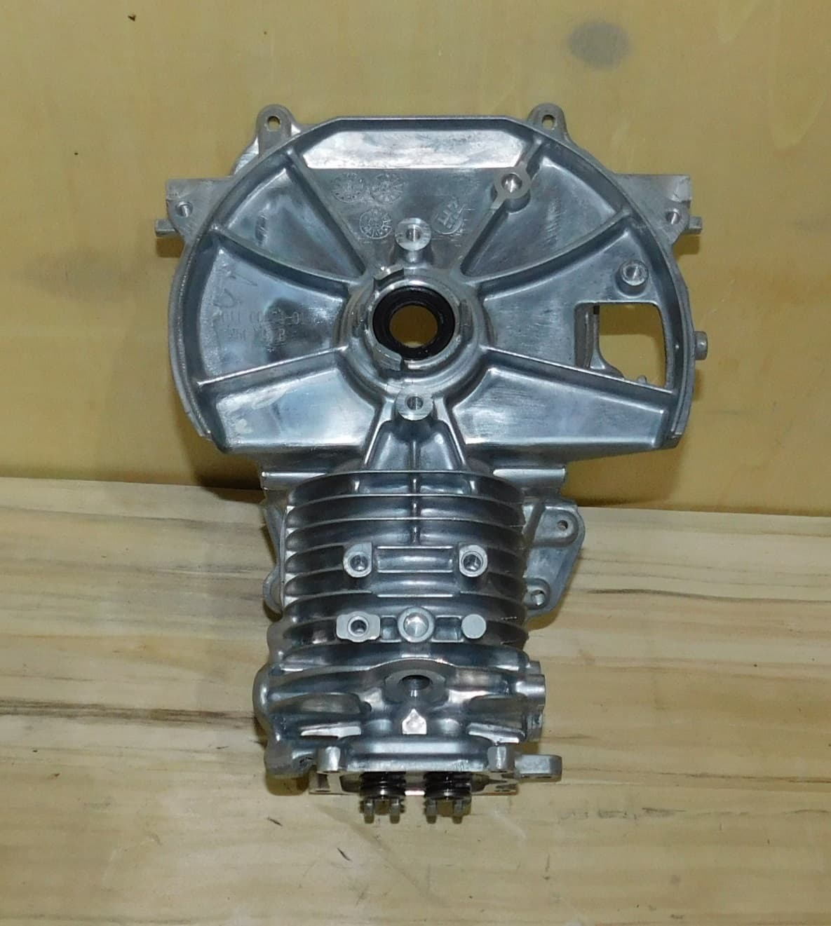 Блок цилиндра SGG 1400Si,SH60B / Crankcase assy (34011-00174-01)