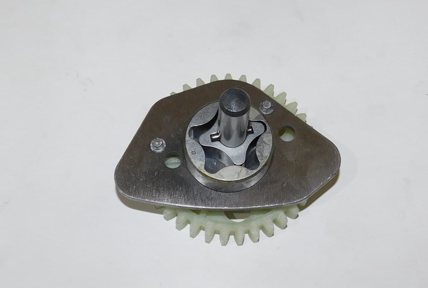 Насос масляный SGG 10000(..),2V78F-2 / Oil pump Assy (15100)