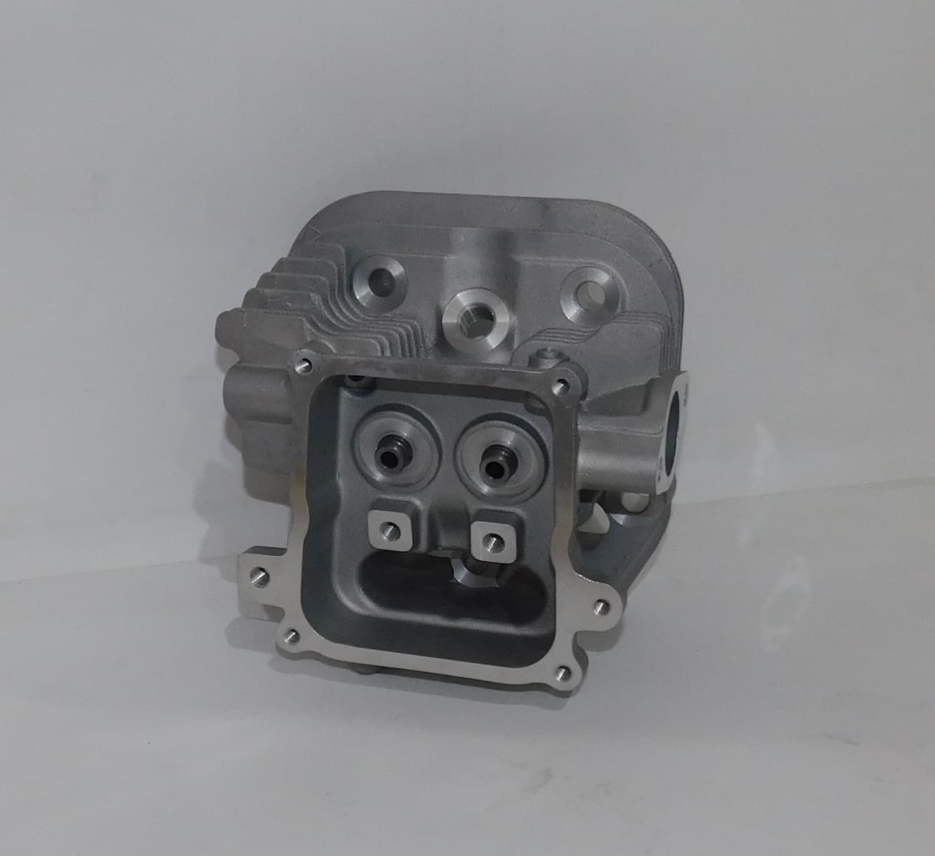 Головка блока цилиндров SGG 12000(.L.),LC2V80FD (2) Lc / Cylinder head 2 (120080787-0001)
