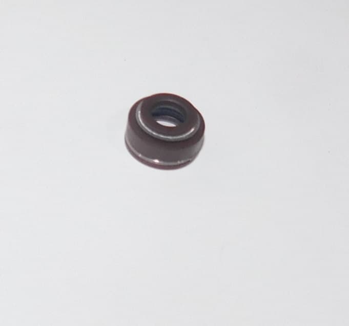 Колпачок маслосъемный SGG 9000(.L.)-18000(.L.),LC192FD,LC2V80FD,LC2V90FD Lc / Valve oil seal (140400012-0001)