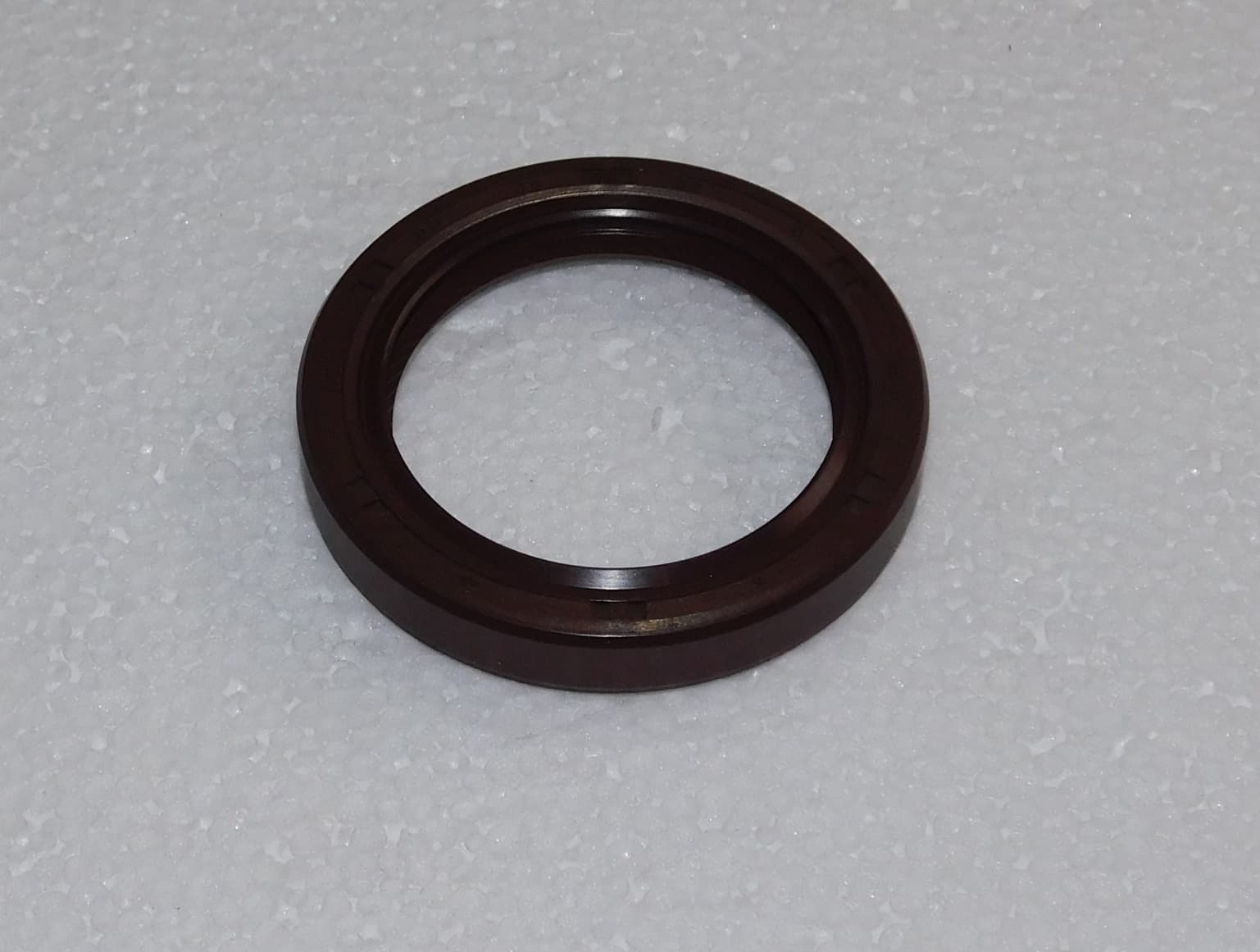 Сальник КВ в крышке SDG 10000(..)-14000(..),LT290F,LT292F Lt / Oil seal DR38*52*8F (1.02.01.05.0031)