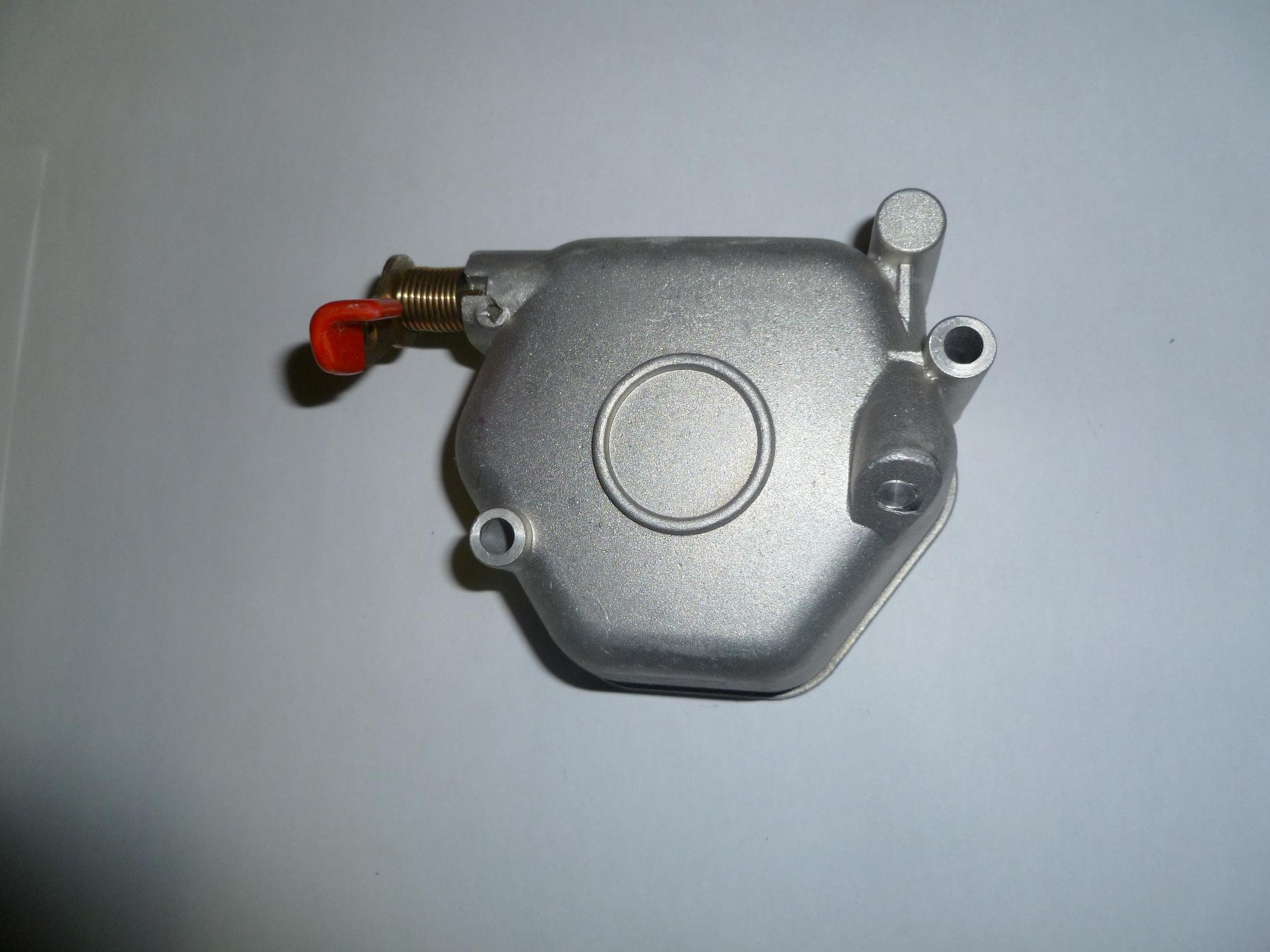 Крышка клапанная в сборе с рычагом декомпрессора KM186F/Cylinder head cover