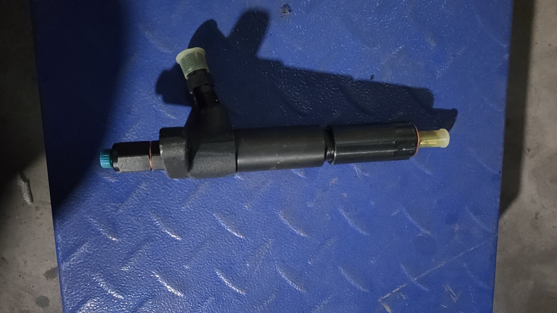 Форсунка топливная в сборе TDA-N 230 6 LTE/Fuel injector assy