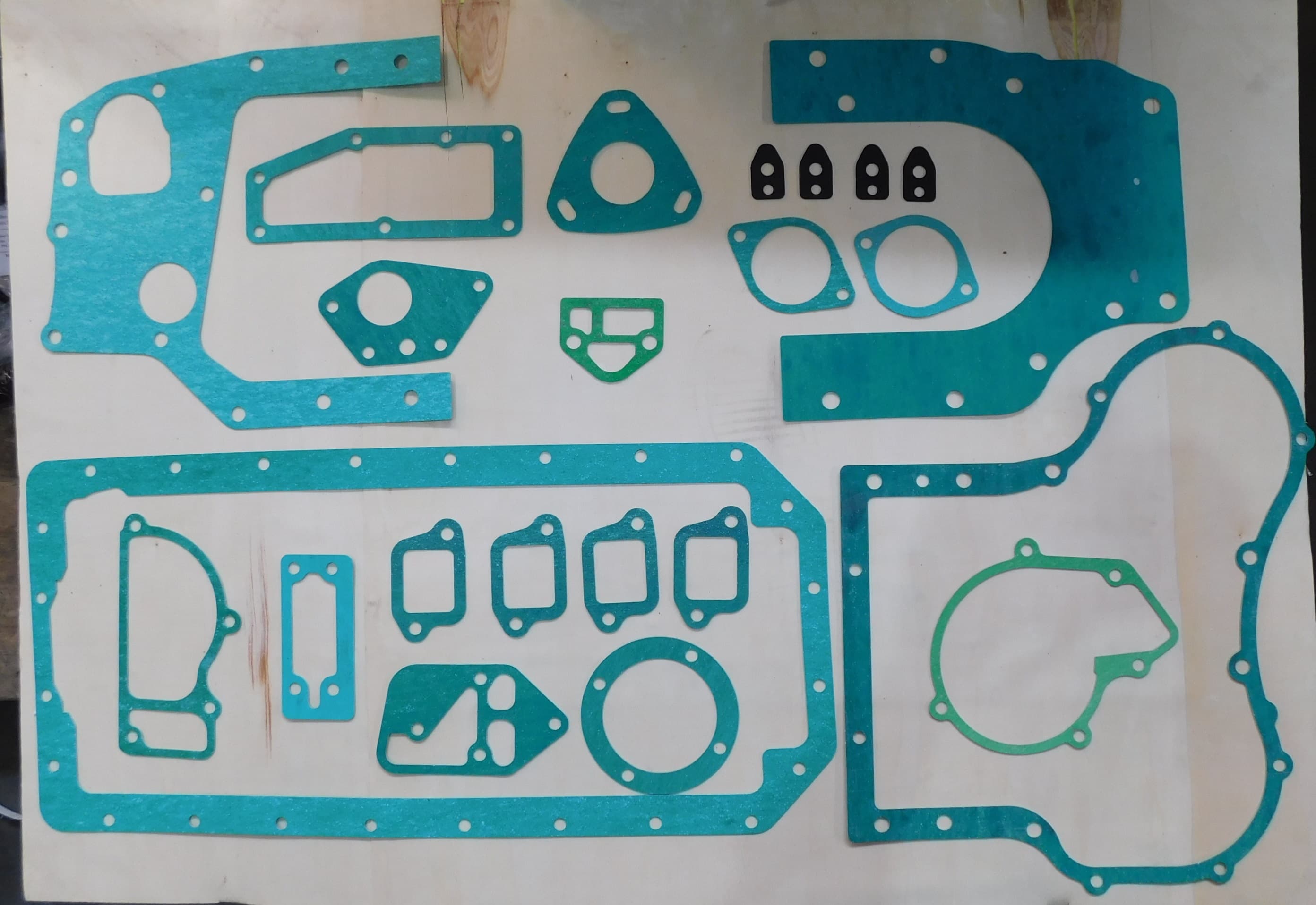 Комплект прокладок Ricardo N4105;TDK-N 38,56,66 4L(13 типов 20 штук)/Gasket kit for engine