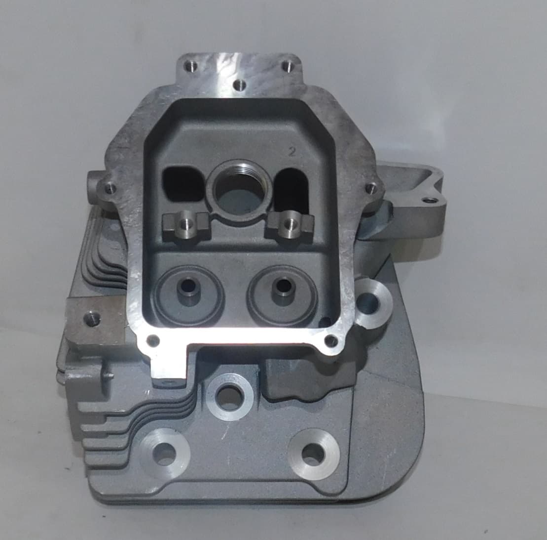 Головка блока цилиндров SGG 17000(..)-18000(..),2V90F (II) Lf / Cylinder head (II) 2V90F (12140-A2910-0001)