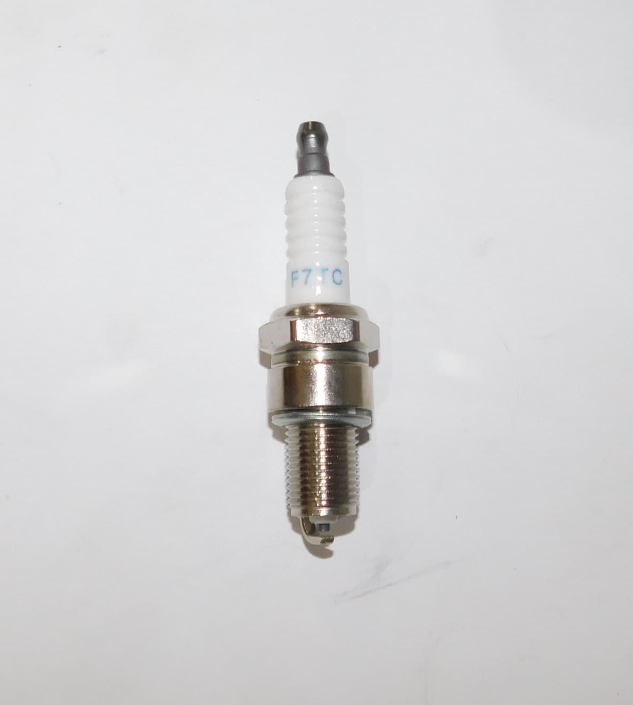 Свеча зажигания бензинового двигателя SGG 9000(.L.),LC192FD Lc / Spark plug (270960025-0001)