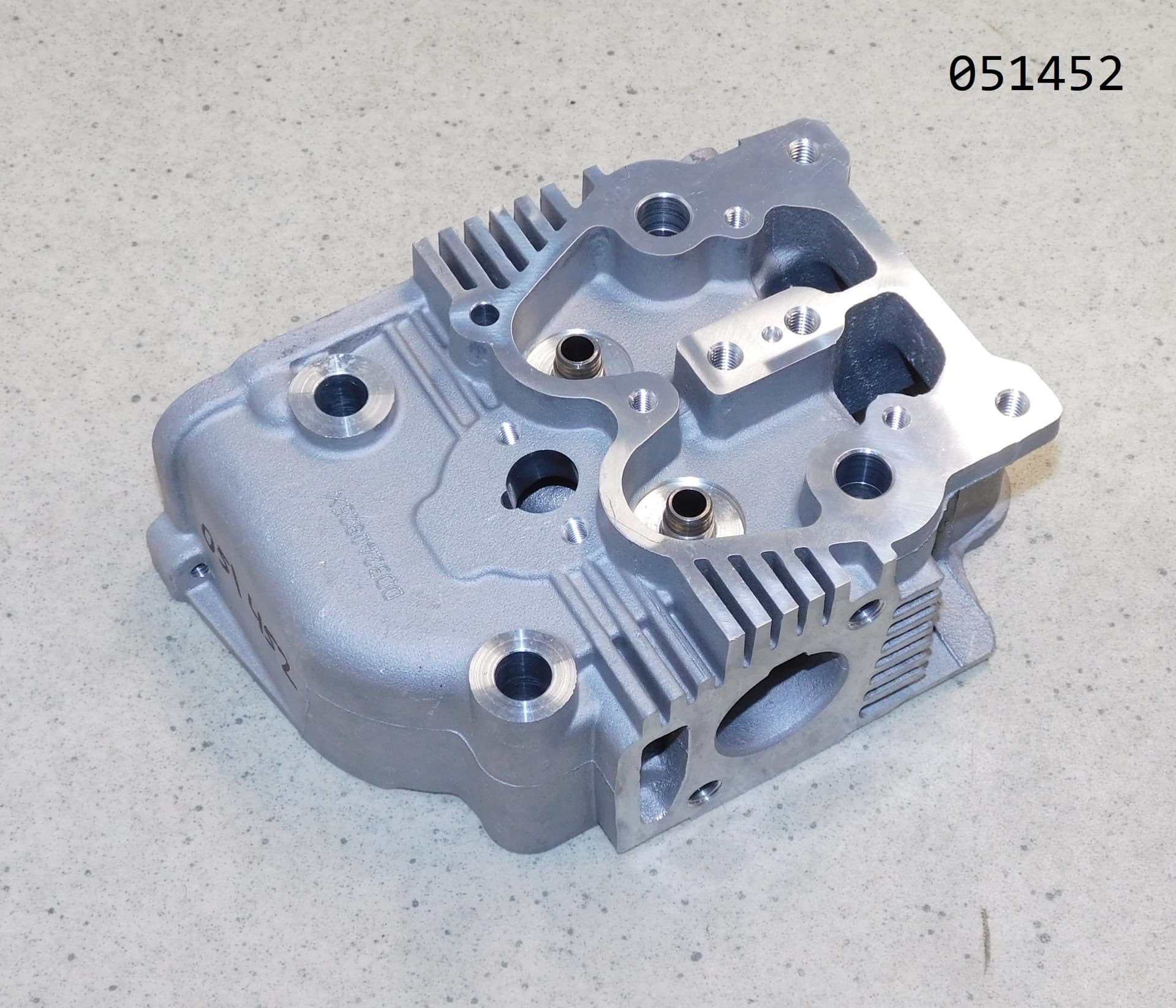 Головка блока цилиндра SDG 8000(..),1100FE Sh / Cylinder head (TSS SDG 8000EHA-SP-3-2-3)