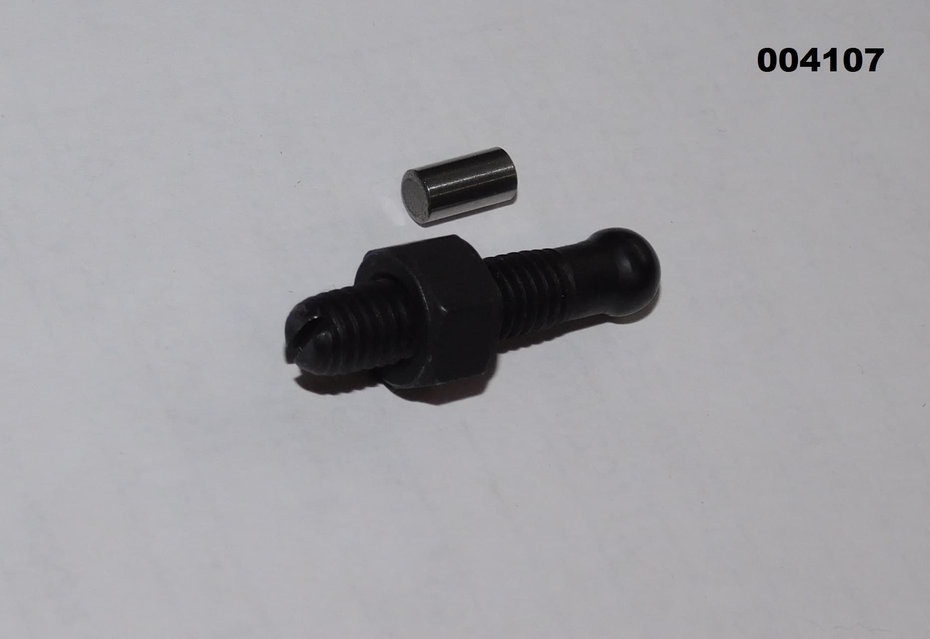 Винт регулировочный коромысла SDG6500 (М6х30)/Adjusting screw of valve gap