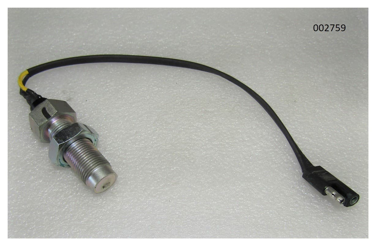 Датчик оборотов двигателя Ricardo R6105AZLDS1; TDK 110 6LT(M18х48)/Engine speed sensor