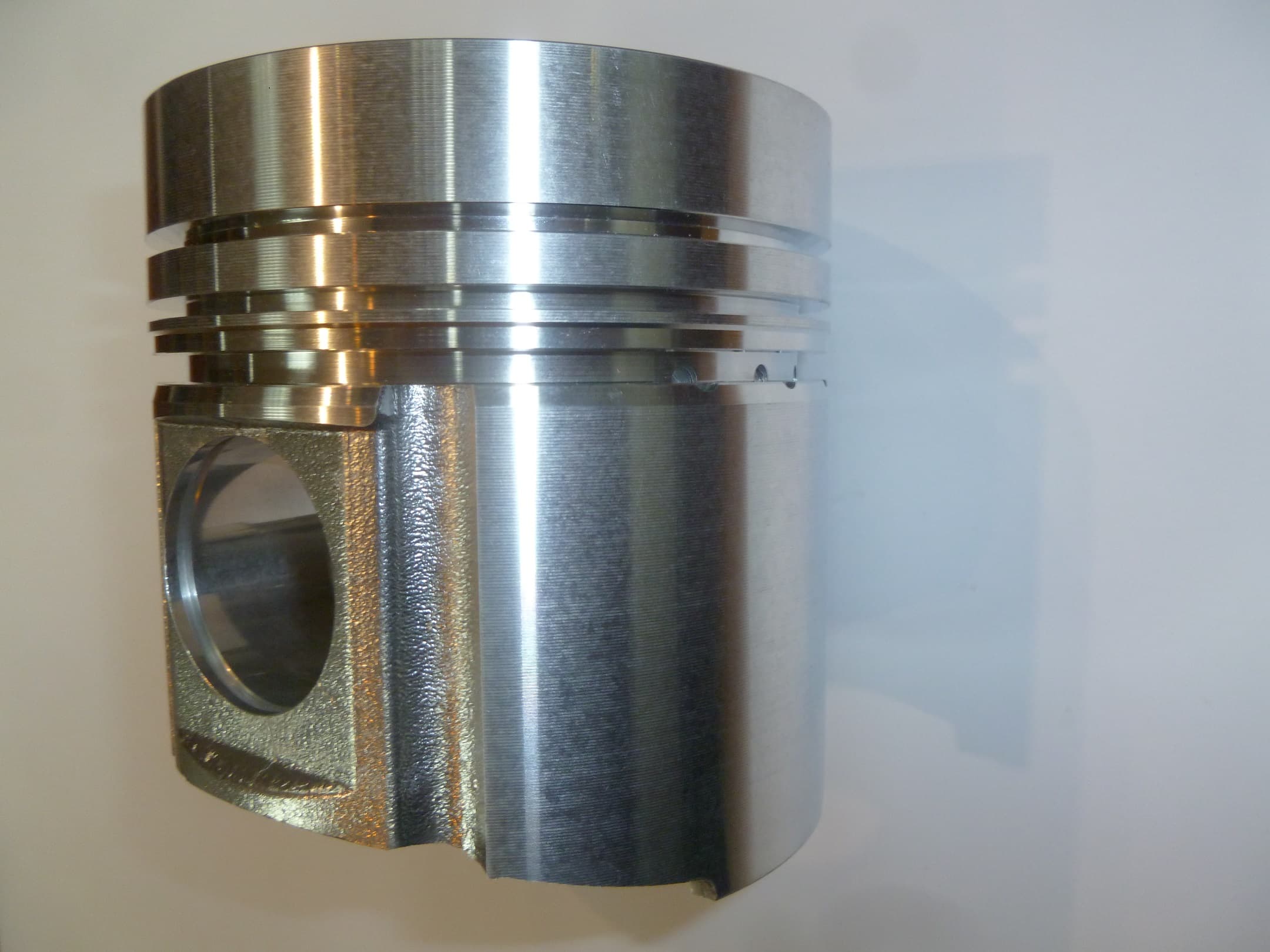 Поршень Ricardo R6105BZLDS1; TDK 132 6 LT(D=105 мм,h=105 mm)/Piston