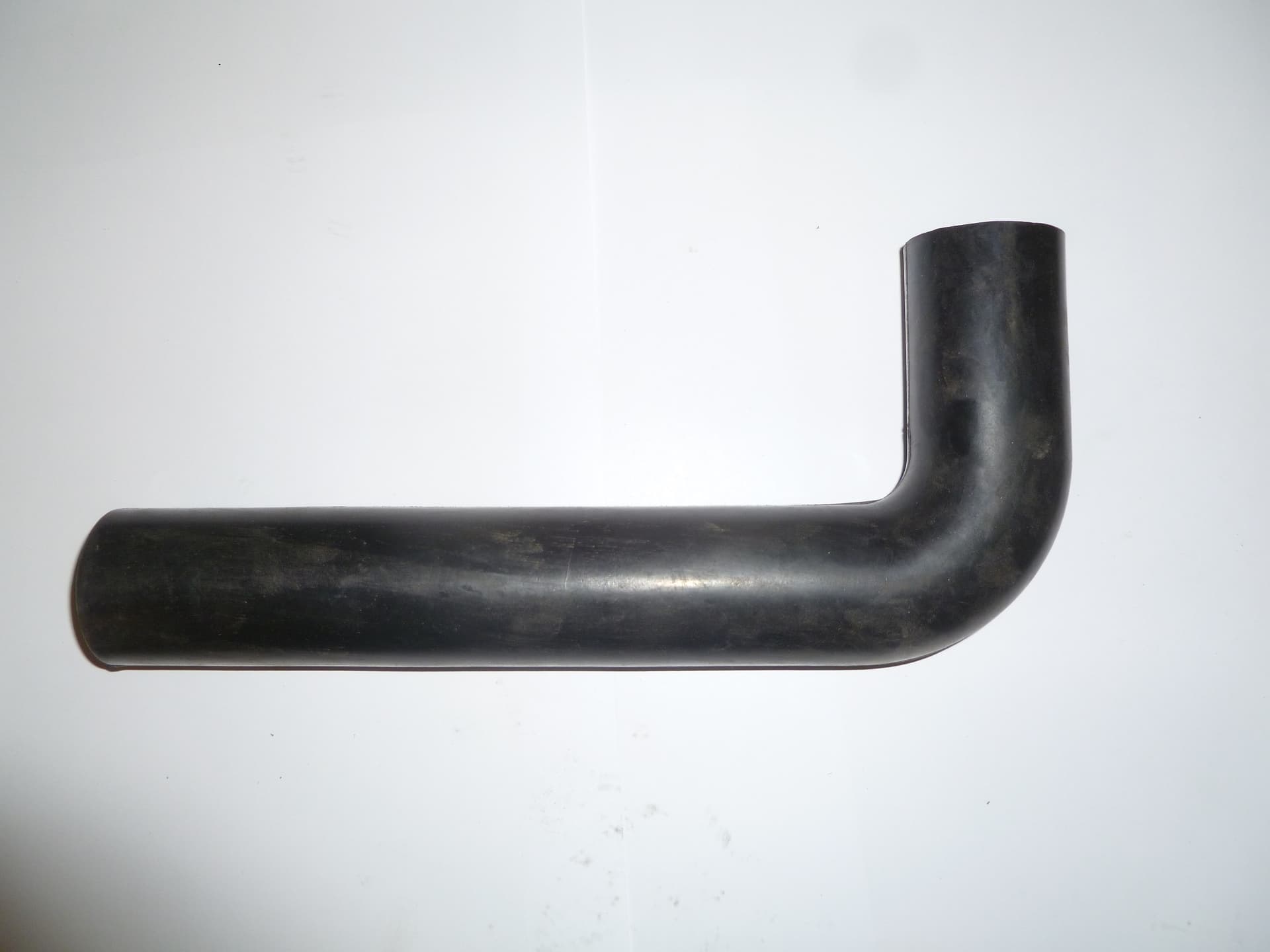 Патрубок радиатора (48х38х310х140) нижний Ricardo Y495DS; TDK 26 4L /Ruber hose,water inlet